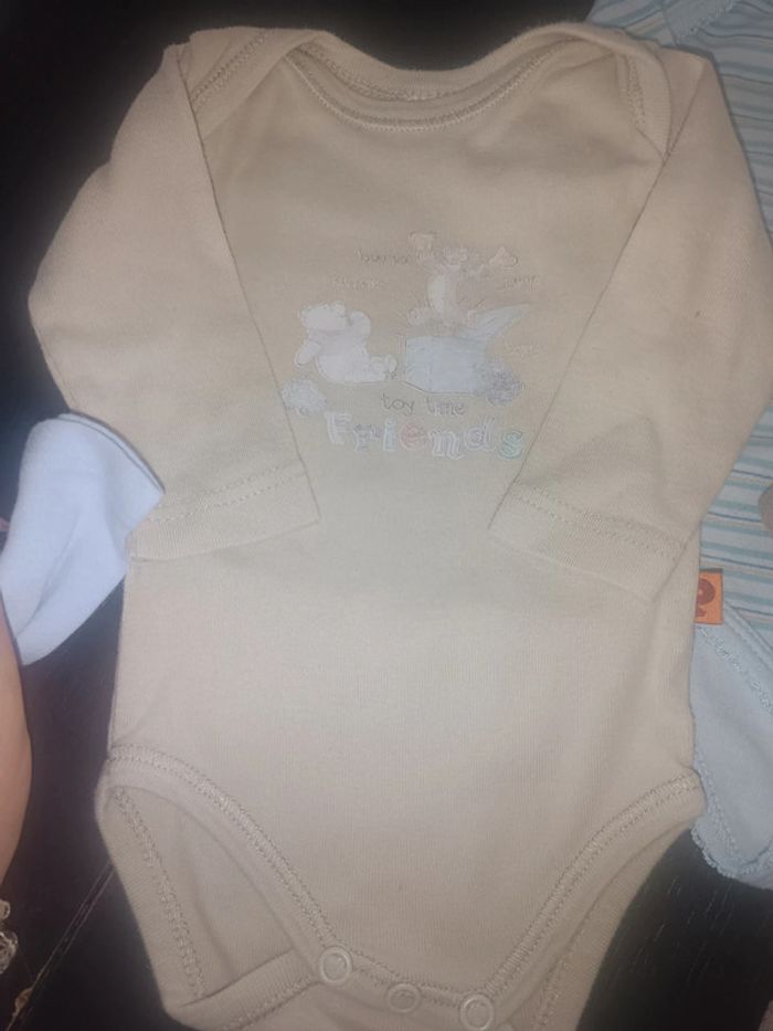 Lot de 6 bodies 3 mois - photo numéro 6