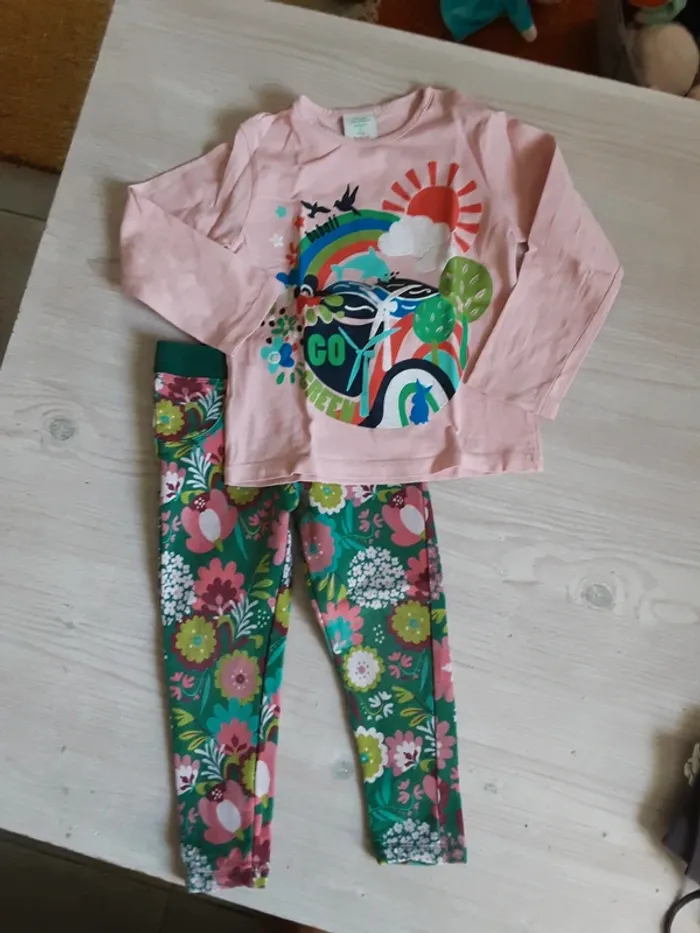 Joli ensemble fleurs dauphin arc-en-ciel t-shirt et jogging legging T. 2 ans