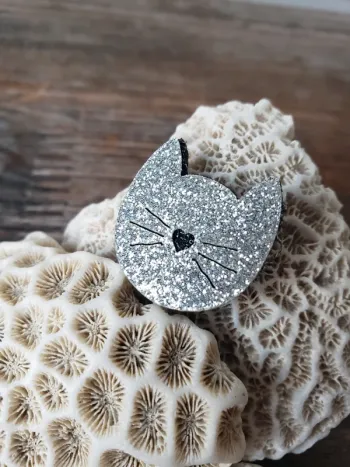 Superbe broche chat argenté