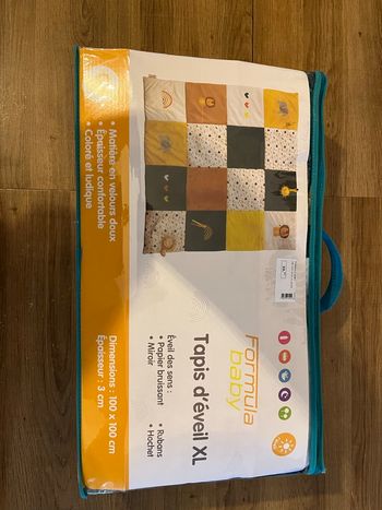 Tapis d’éveil XL en velours Formula Baby 