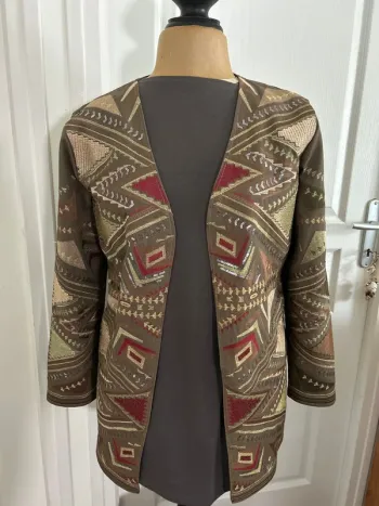 Magnifique vedte brodee de sequins taille S Misskoo