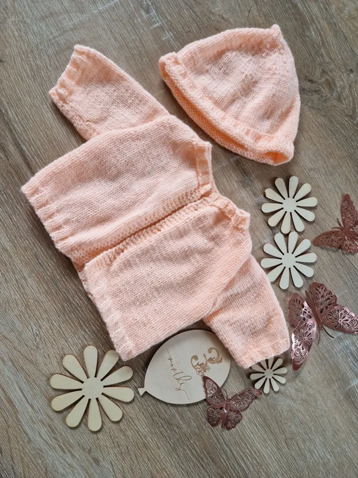 Ensemble gilet et bonnet en maille Fait main bébé fille 3 mois