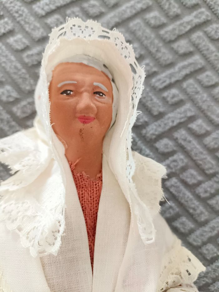 Santon de Provence habillé la femme au tisonnier signé Yolande - photo numéro 5