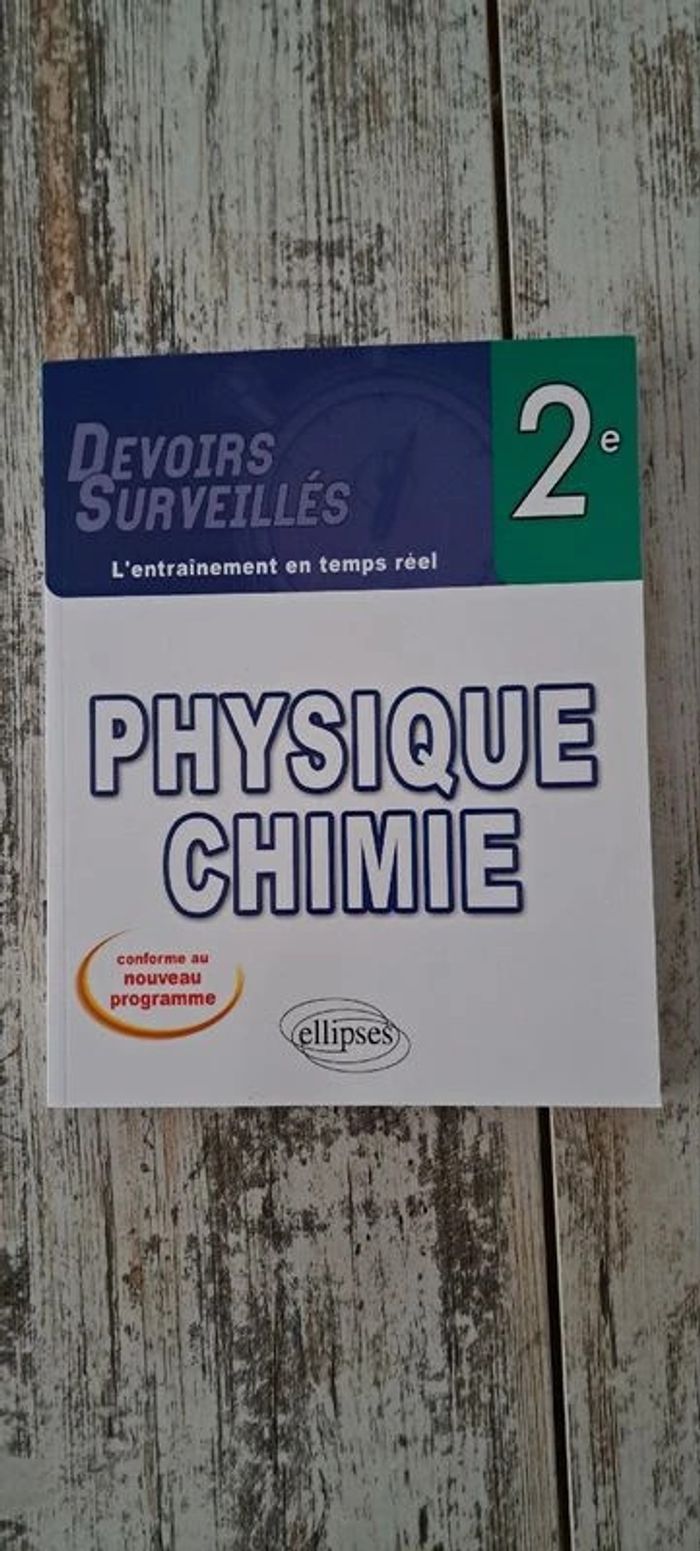Devoirs surveillés - Physique-chimie - Seconde etat comme neuf