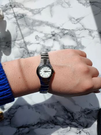 Montre vintage gris anthracite