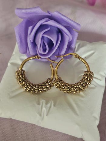 Créoles semi texturees dorees, acier inoxydable hypoallergenique