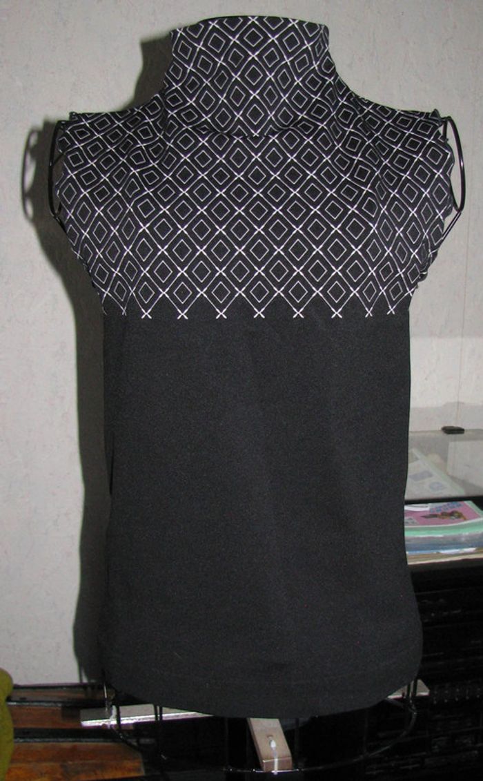 haut noir col montant