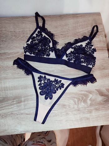 Soutien gorge/bralette en dentelle et broderie fleurs, taille M, Primark, Neuf sans étiquette!