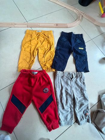 Lot de pantalon taille 74 cm