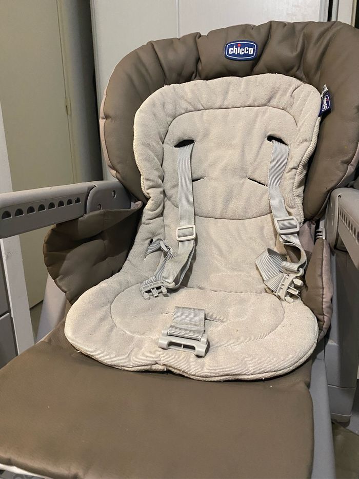 Chaise haute - photo numéro 2