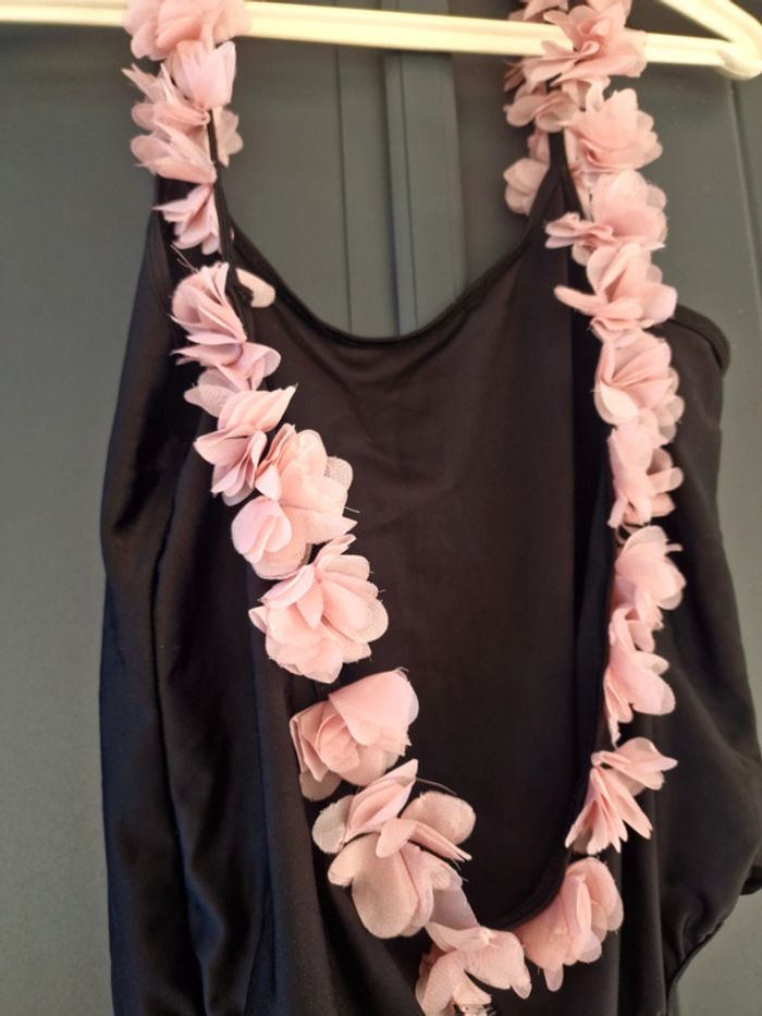 Maillot de bain noir une piece a fleurs roses - photo numéro 2
