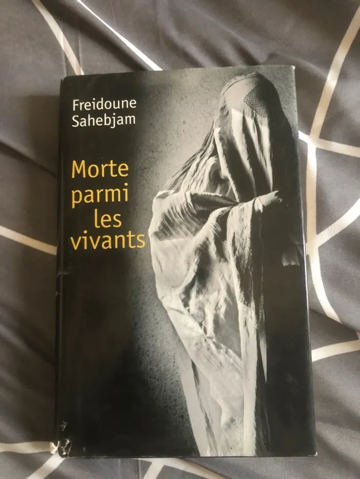Livre morte parmi les vivants histoire vrai 📕 - photo numéro 2