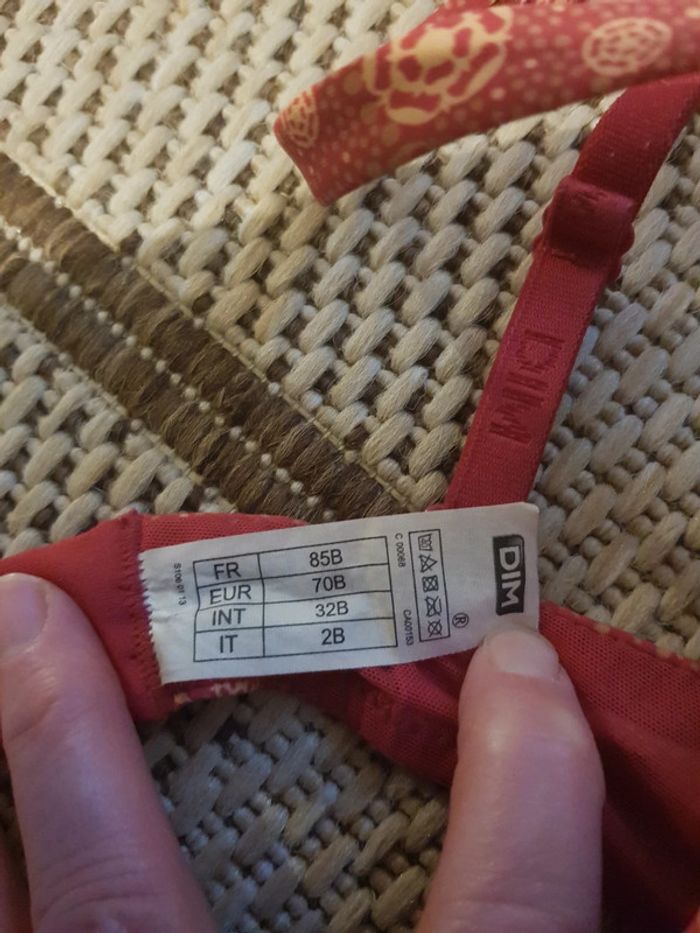 Soutien gorge Dim 85B comme neuf - photo numéro 2