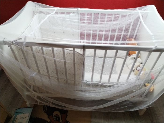 Moustiquaire lit bébé