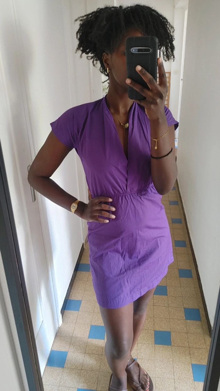 Mini robe violet décolleté - photo numéro 3
