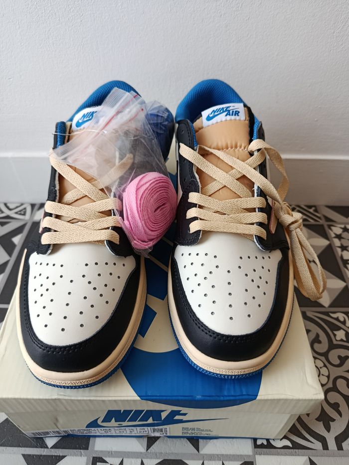 Air Jordan 1 Low OG SP X Travis Scott X Fragment design - photo numéro 2