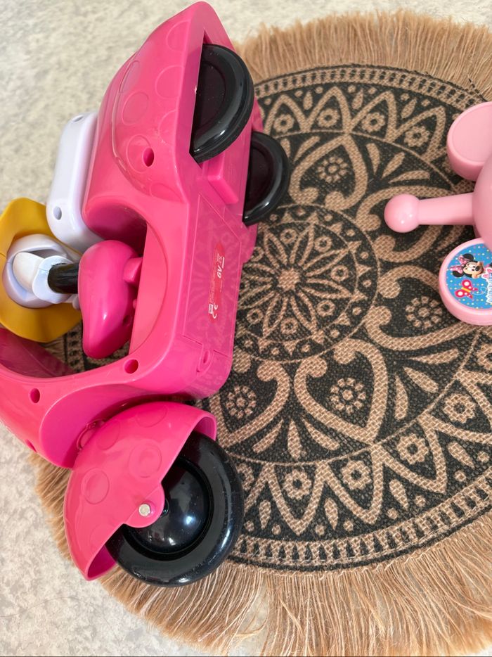 Scooter télécommandé Minnie Disney - photo numéro 6