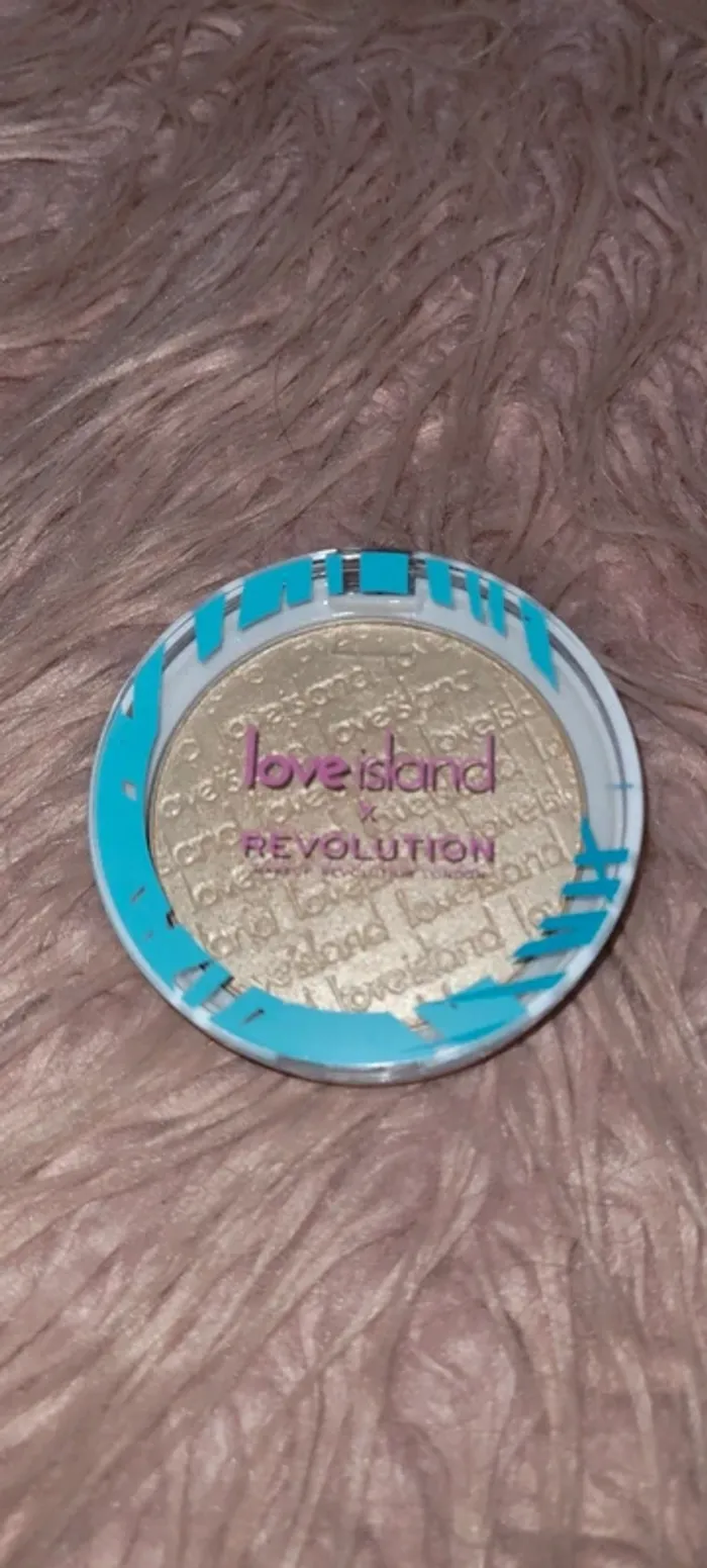 Highlighter love island x revolution