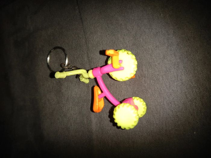 Porte-clés petit vélo en plastique - photo numéro 2