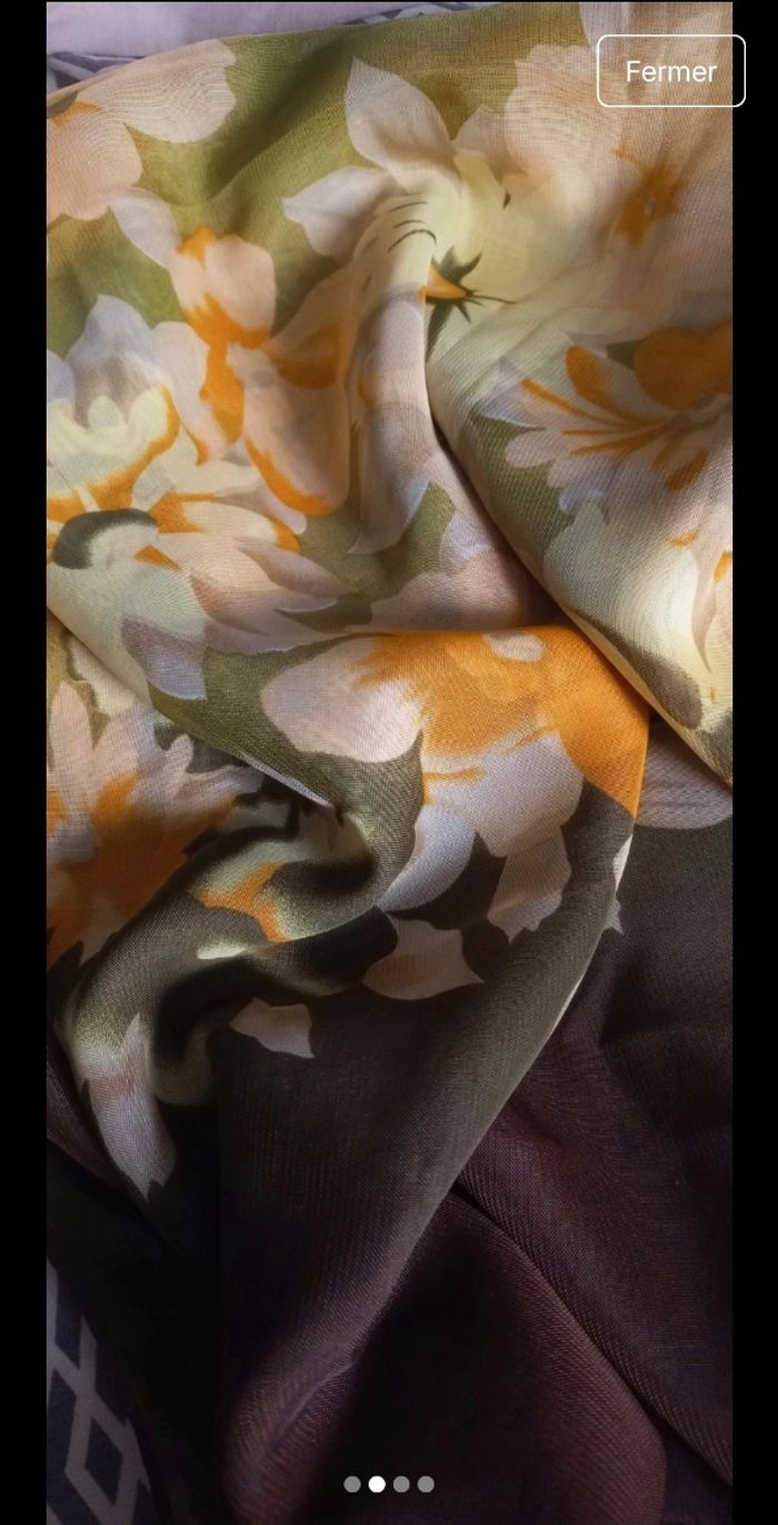 Chale vintage a fleurs - photo numéro 2