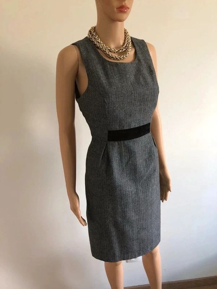 Robe d'hiver grise et noire neuve sans manches Fever London taille 38 - photo numéro 2