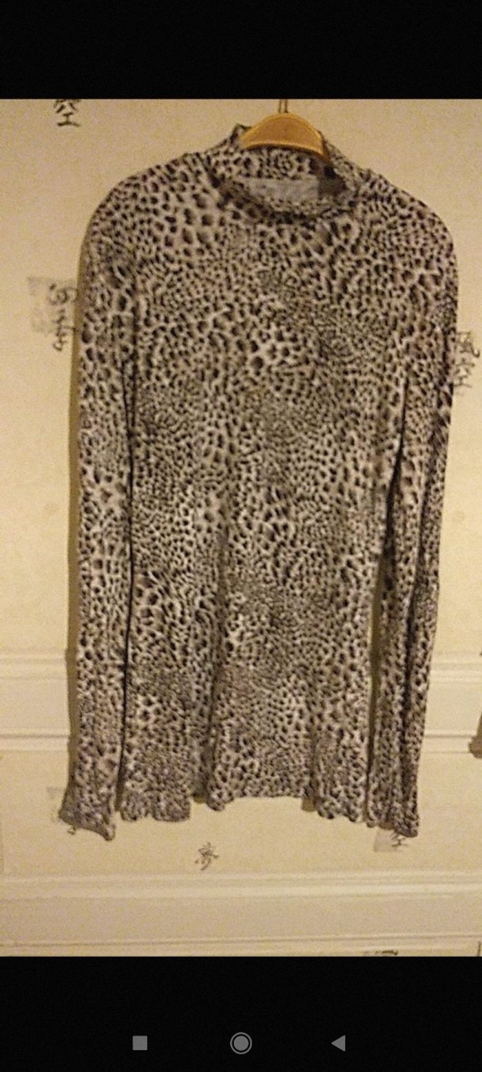 Tee shirt col montant