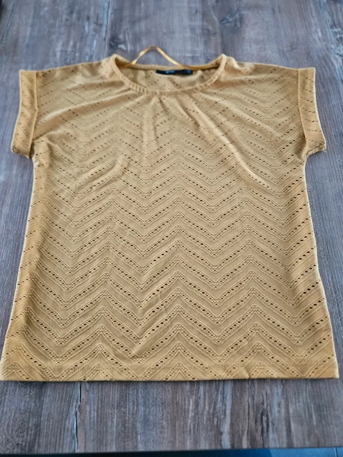 T-shirt moutarde - photo numéro 3