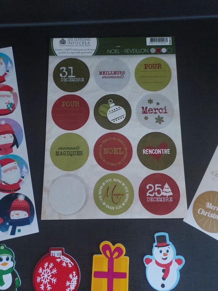 Stickers pere Noël et merry christmas - photo numéro 3