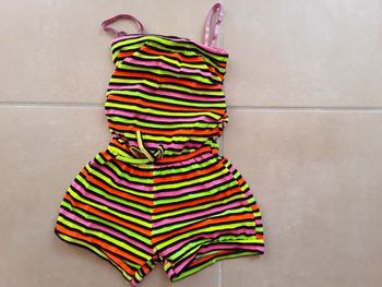 Combishort rayée fluo 4 ans fille TBE