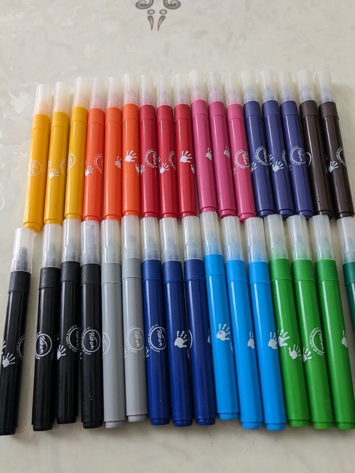 Lot de 33 feutres  Pichon, à grosse pointe.