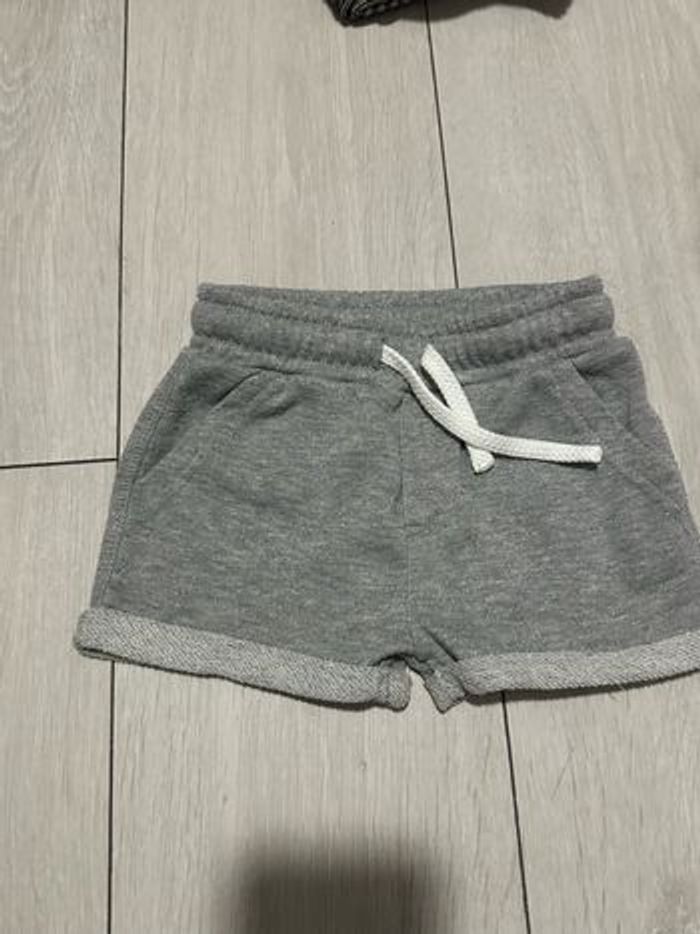 Short gris