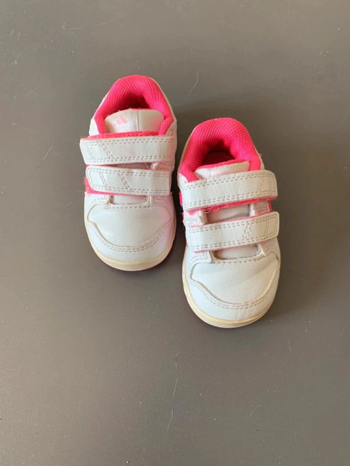 Basket rose fille taille 19