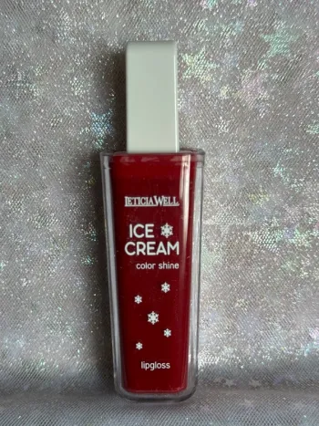 Gloss rouge foncé