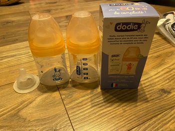 Lot 3 biberons Dodie neuf