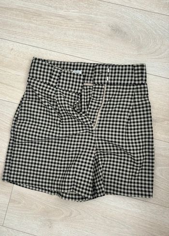 Short beige et noir