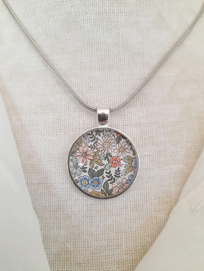 Collier vintage fleuri - photo numéro 3