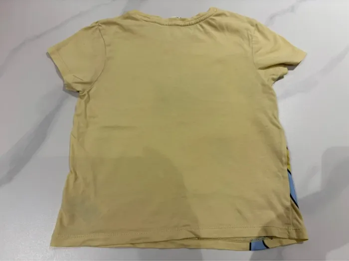 T-shirt manches courtes jaune licorne H&M 98/104 cm - photo numéro 4