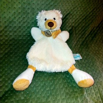 Doudou ours plat crème, écru avec écharpe Baby nat