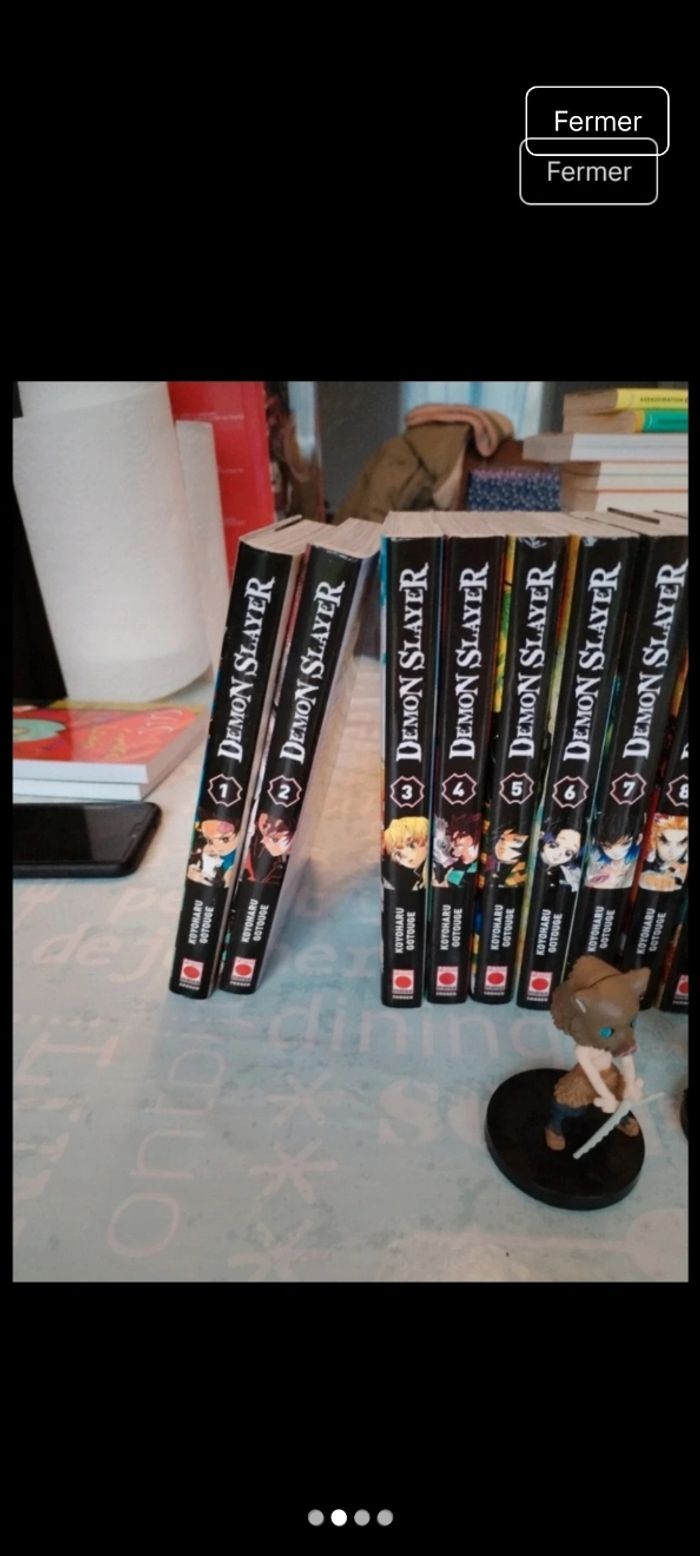 18 livres demon slayer et figurines - photo numéro 2