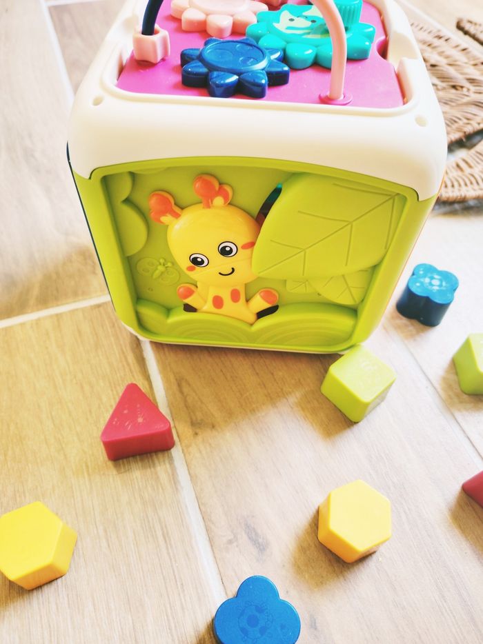 🎶 Cube busy board sonore multi activités 7 en 1 en plastique - photo numéro 3