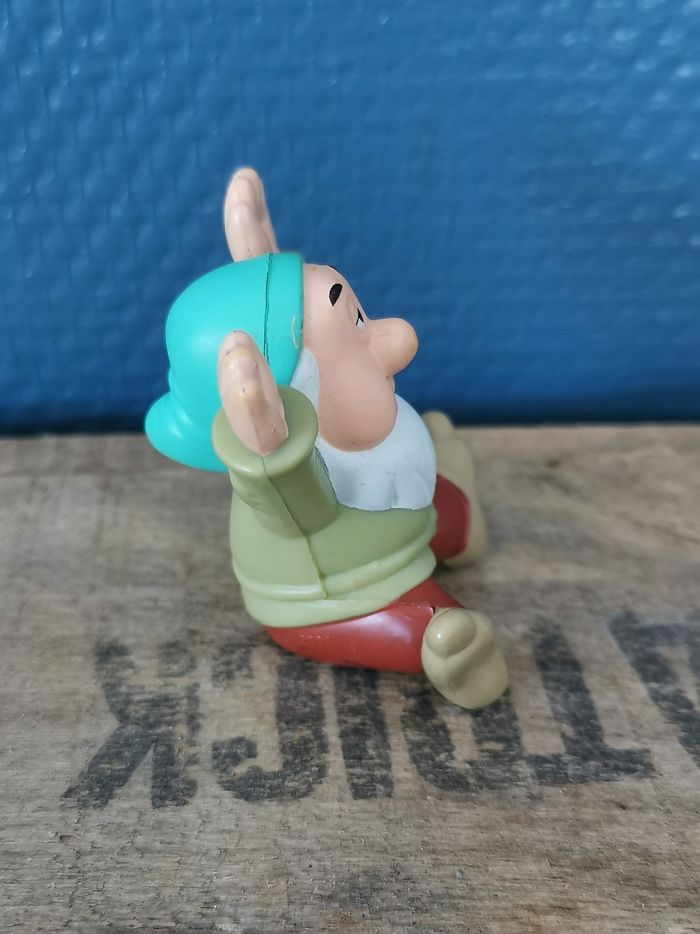 Dormeur des 7 nains Disney - photo numéro 2