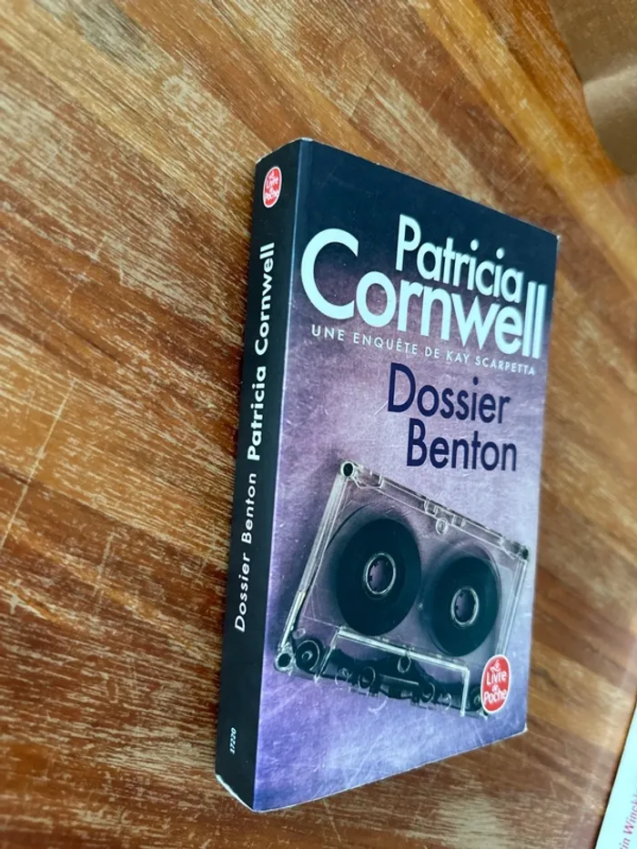 Livre dossier Benton - photo numéro 2