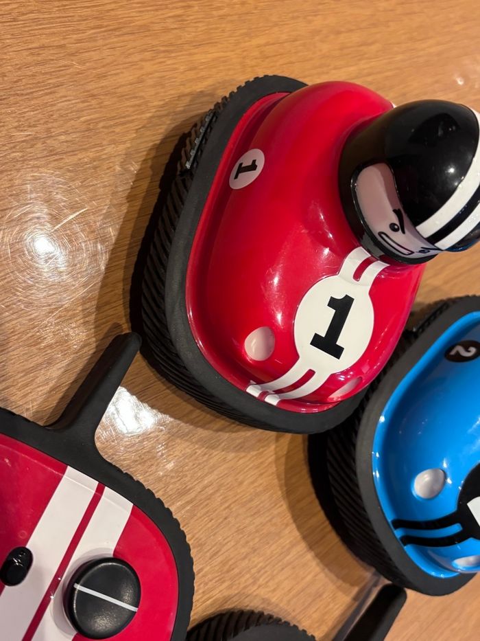 Auto tamponneuses radiocommandées - photo numéro 2