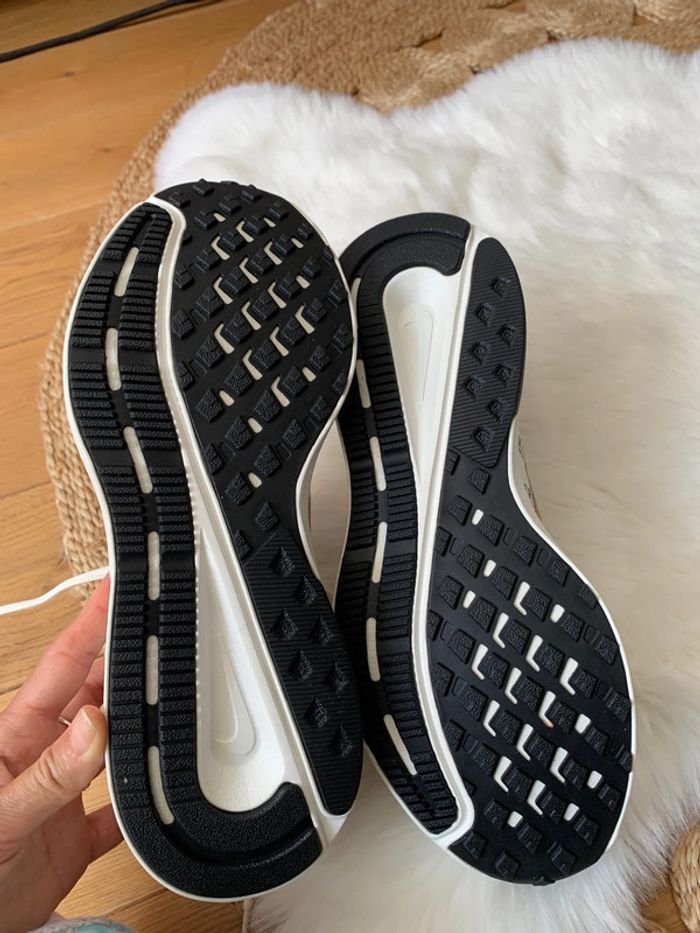 Magnifique Baskets Nike d’été blanche & bronze - photo numéro 9
