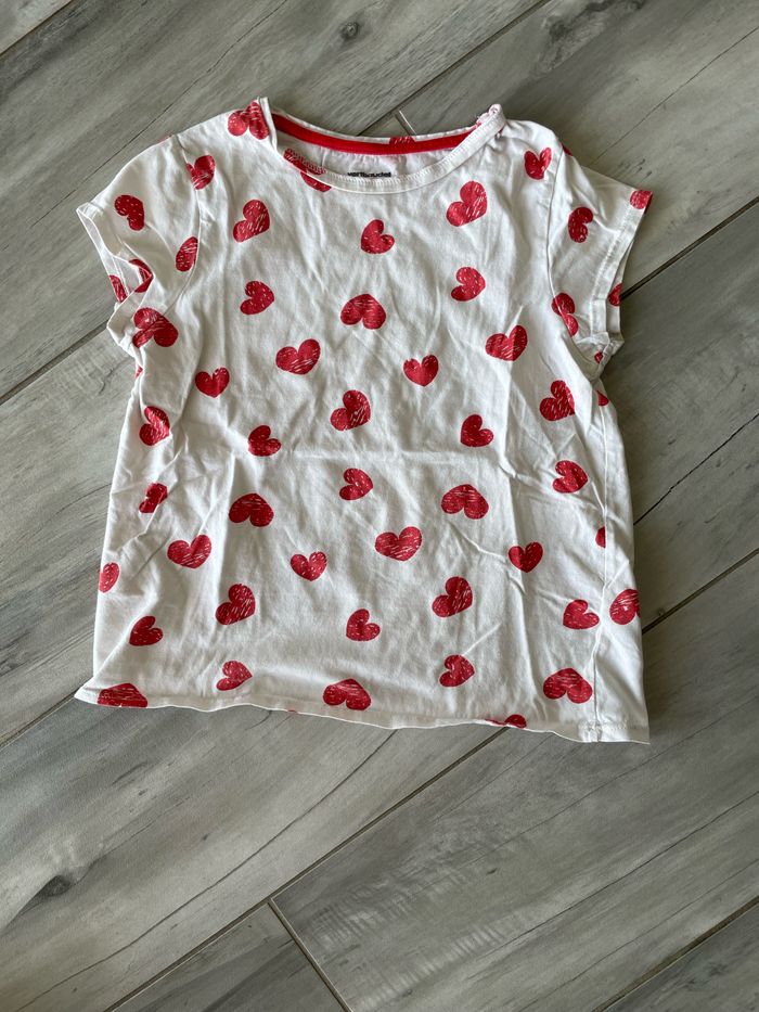 Tee-Shirt T 10 ans Vert Baudet blanc avec cœurs rouges