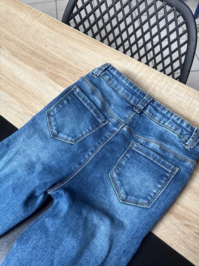 Jeans slim 8 ans NEUF - photo numéro 3