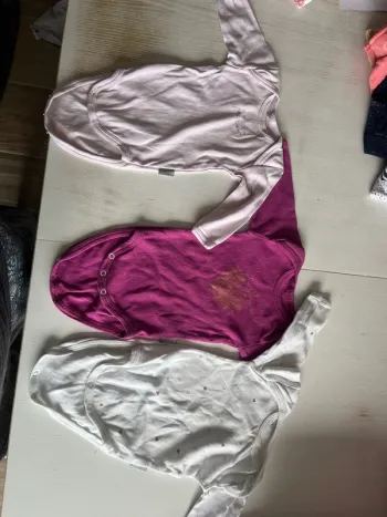 Lot bodies 3 mois
