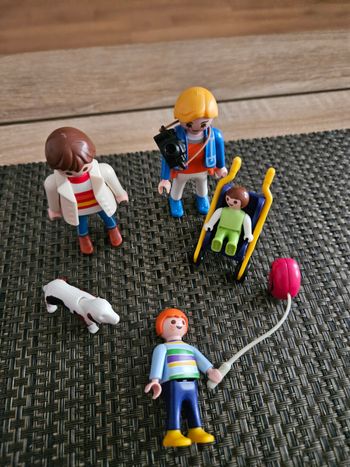 Famille avec poussette playmobil 3209