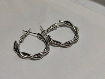 Boucles d'oreilles fantaisie métal argenté anneau tressés