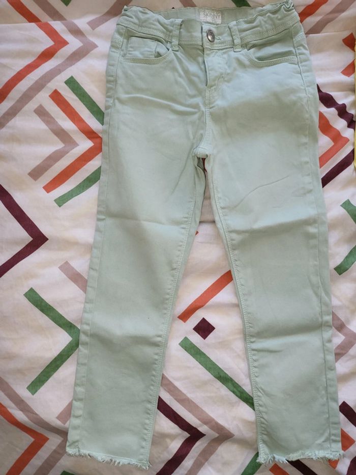 Pantalon 3/4 vert pâle 9 ans
